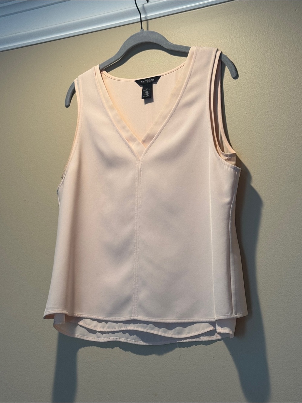 White House Black Market Blush Pink V-Neck Sleeveless lined elegant Tank
